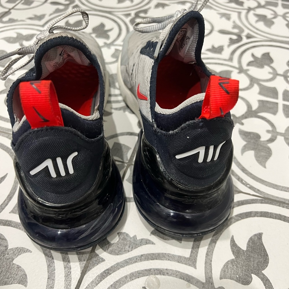 Nike Air Zoom Gray and Black Sneakers - Picture 2 of 4